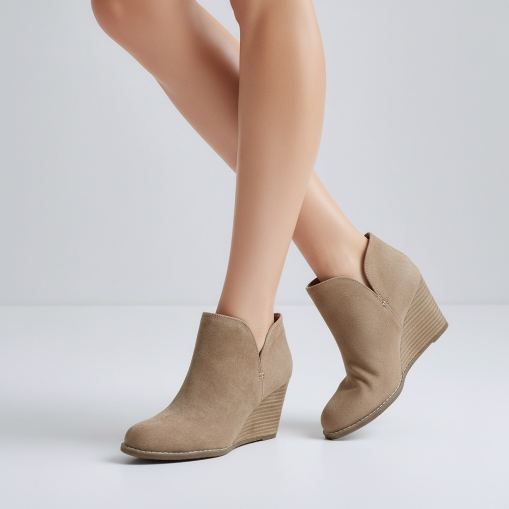 Abound Vegan Suede Stacked Wedge Heel Boots Size 7.5